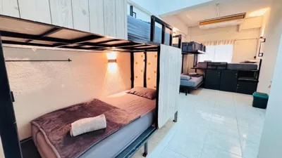 Slaapplaats in gemengde slaapzaal voor 7 personen — Stay At Moon Hostel Haad Rin